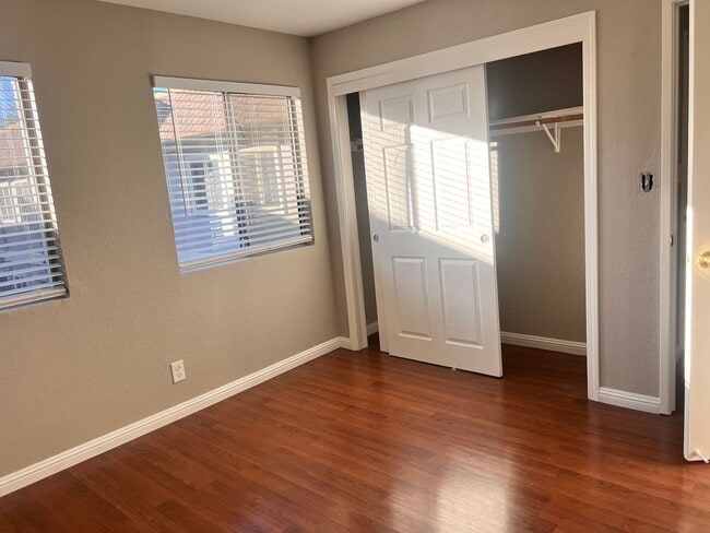 Building Photo - SUNNYVALE- 2 Bedroom 1.5 Bath Condominium -Washer & Dryer Included