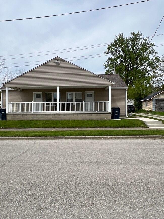 Building Photo - 408 John St