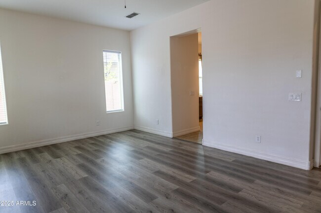 Building Photo - 4571 N Arbor Way