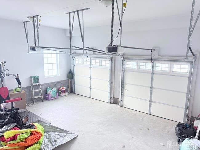 Building Photo - 42 Nelson Ave