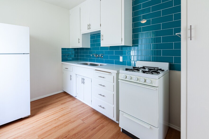 Building Photo - 669 Levering Ave
