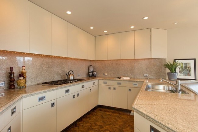 Building Photo - 1415 7th Ave W