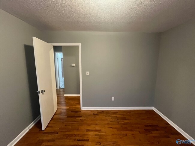 Building Photo - 212 Cherry St NW