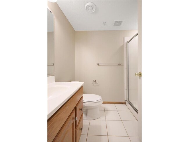 Building Photo - 15564 Lilac Dr