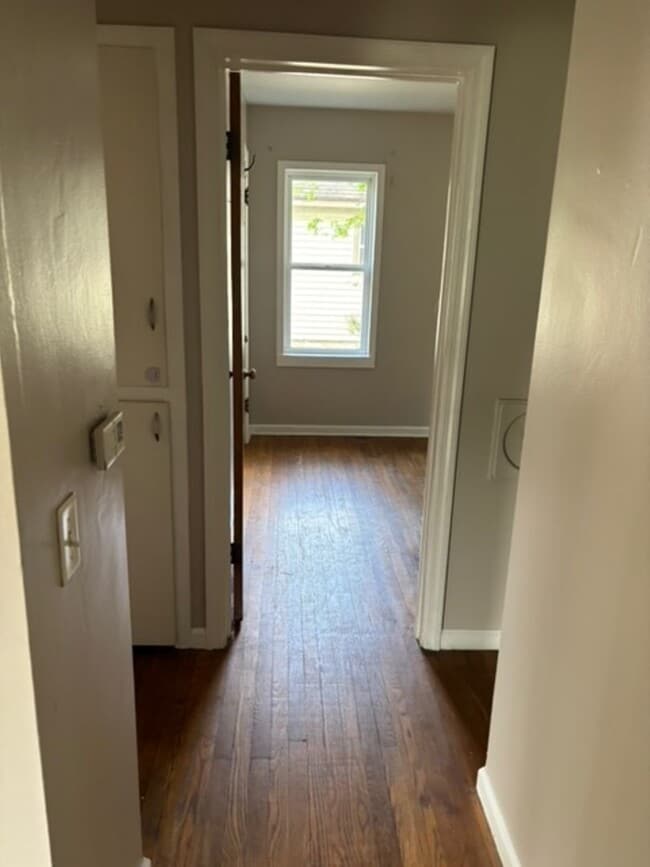 Building Photo - 829 Marcia St SW