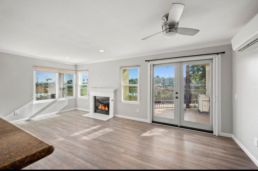 Building Photo - 2828 Famosa Blvd