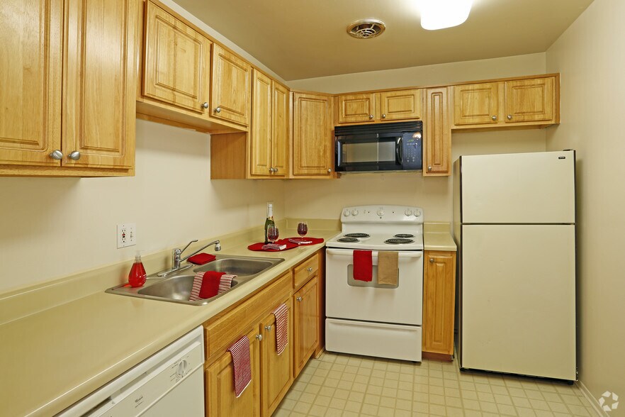 Kings Gate 44090 Kings Gate Dr Sterling Heights MI 48314 Apartment