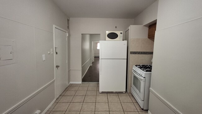 Building Photo - 404 Madison St