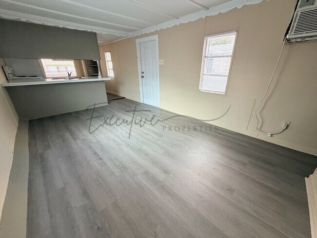 Building Photo - Affordable Sulphur 1-Bedroom with Bonus Room