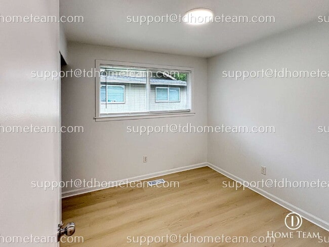Building Photo - "Charming 4-Bed Retreat in Covington with Elegant Granite Touches!"