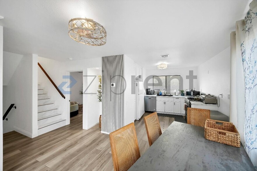Building Photo - Unit 40
