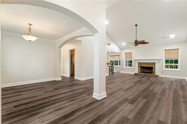 Building Photo - 6920 Autumn Hills Dr