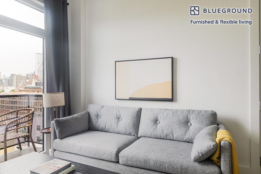 Building Photo - 82 4th Ave