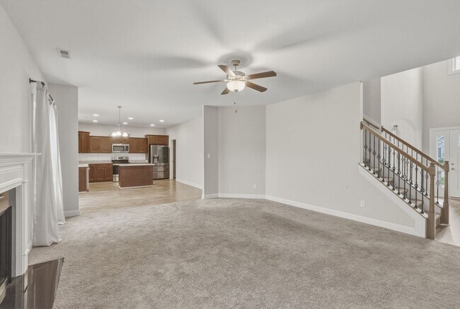 Building Photo - 5 bedroom waterfront property