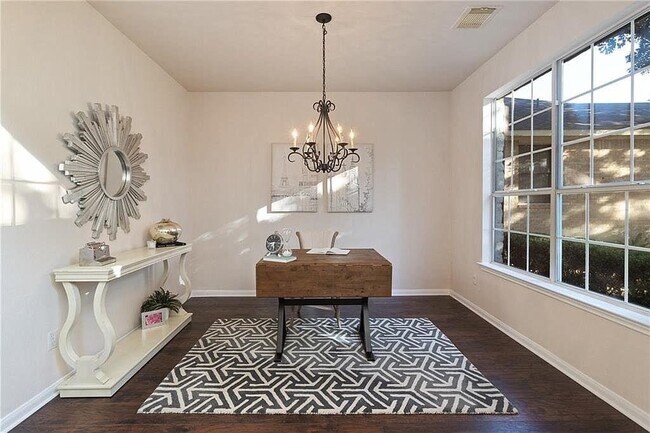 Building Photo - 5908 Taylorcrest Dr