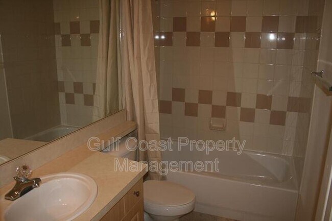 Building Photo - 7652 Plantation Cir