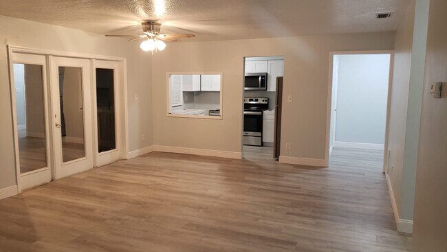Building Photo - 4730 Coquina Key Dr SE
