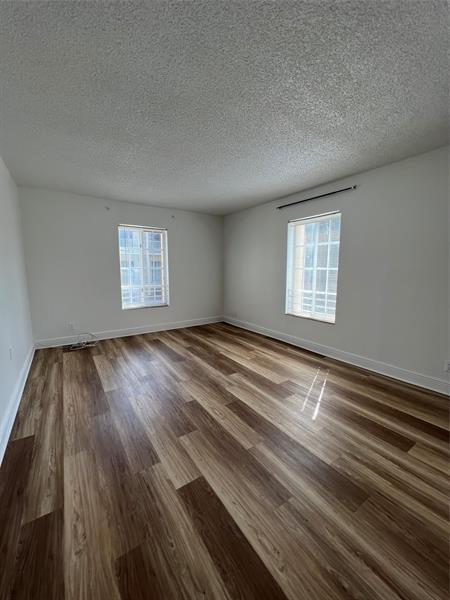 Building Photo - 5221 Geneva Way