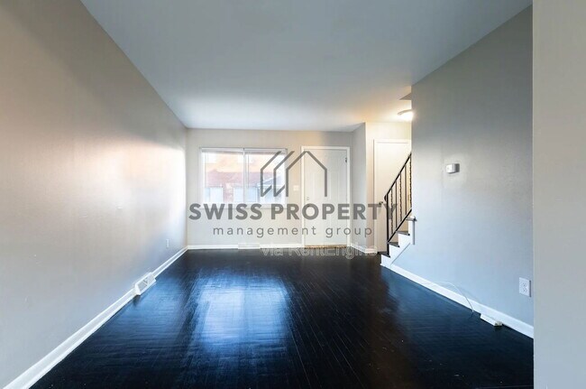 Building Photo - 892 N Meadows Ct