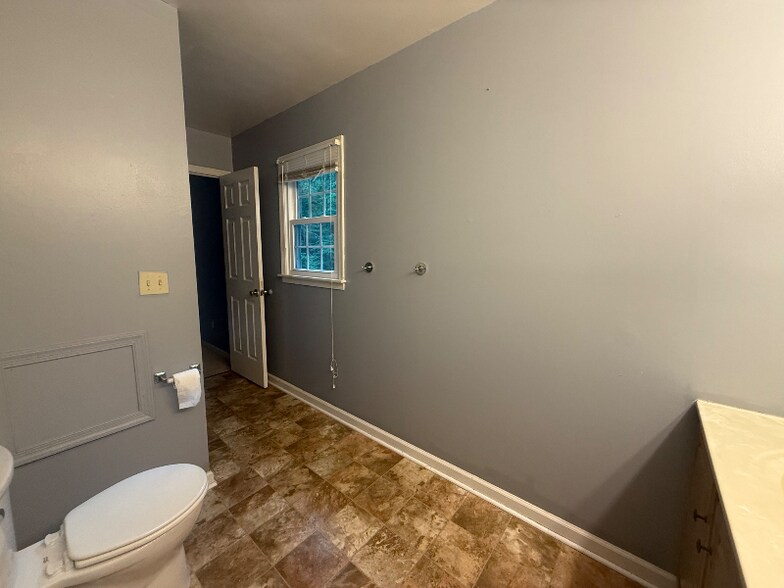 Building Photo - 6050 Hounds Bay Cir
