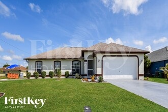 Building Photo - 817 NE 9th St