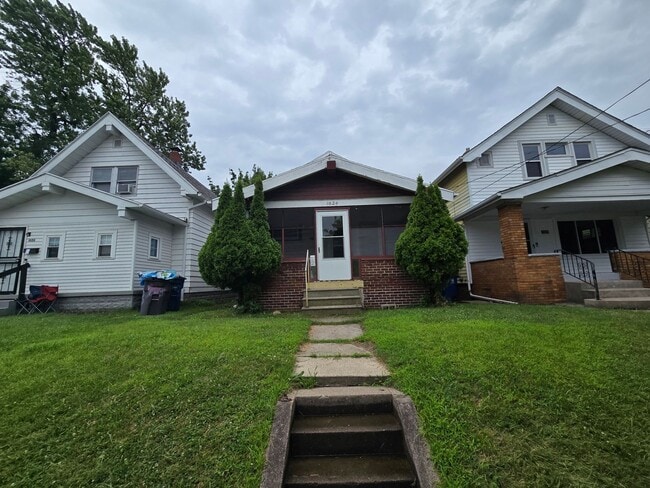 Primary Photo - 3 Bedroom House