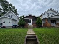 Building Photo - 3 Bedroom House