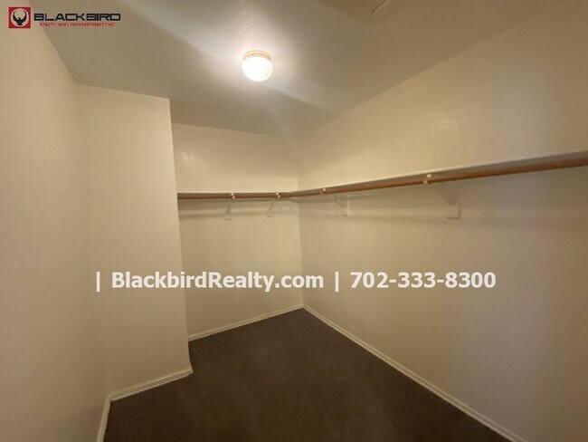 Building Photo - 5001 Starfinder Avenue