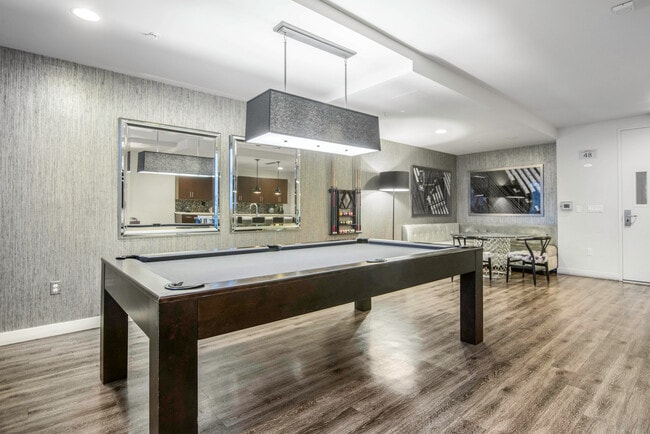 Building Photo - 685 S New Hampshire Ave