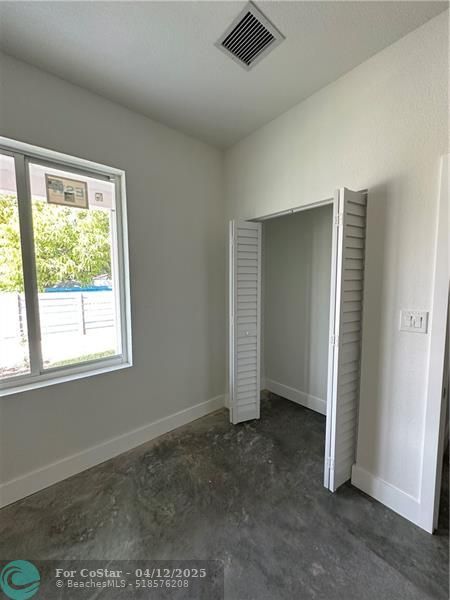 Building Photo - 1305 N 58th Ave