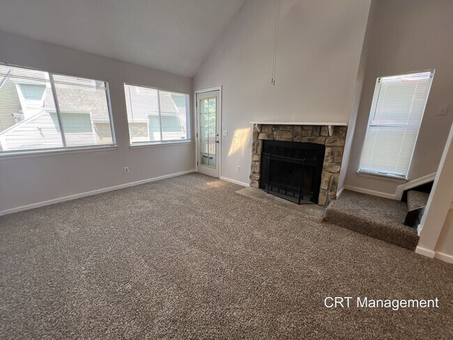Building Photo - Beautiful 2 Bedroom, 2 Bathroom Condo in S...