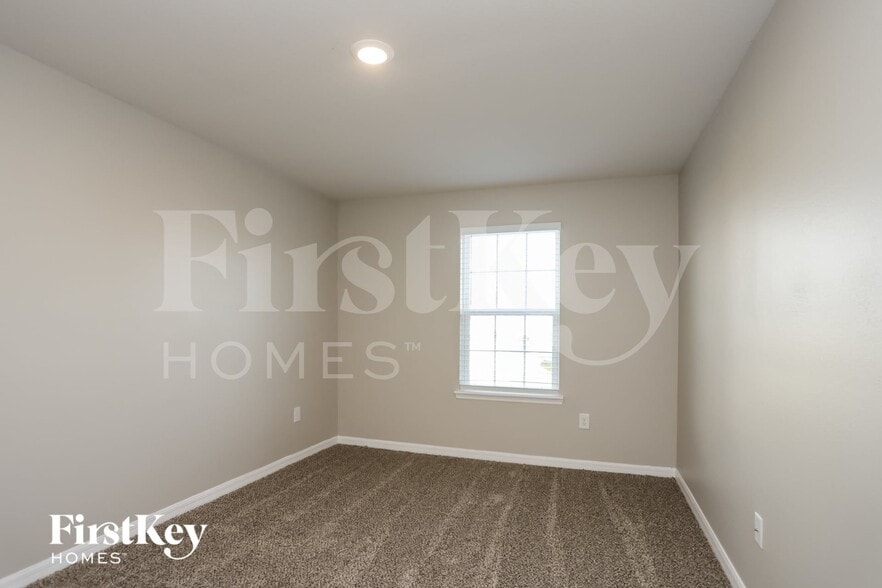 Building Photo - 14231 Poke Ridge Dr