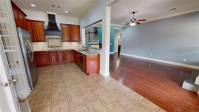 Building Photo - 415 Melison Dr