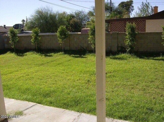 Building Photo - 5650 N 10th St