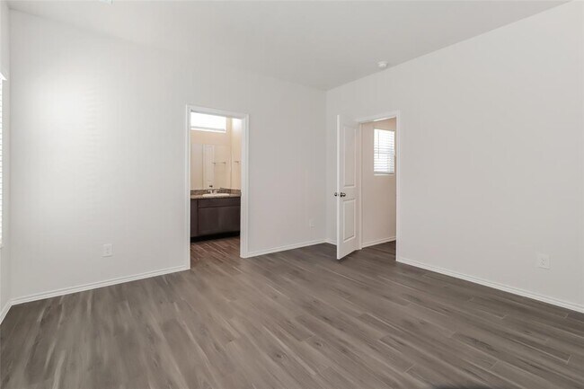 Building Photo - 15204 Estrella Rd E
