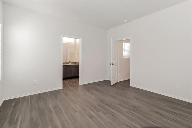 Building Photo - 15208 Estrella Rd E