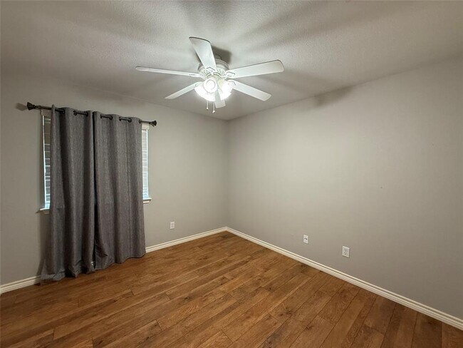 Building Photo - 905 Remington Dr