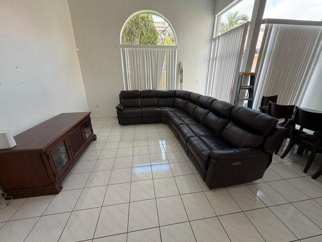 Building Photo - 3780 Amalfi Dr