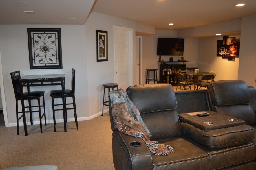 Building Photo - 801 Remington Way
