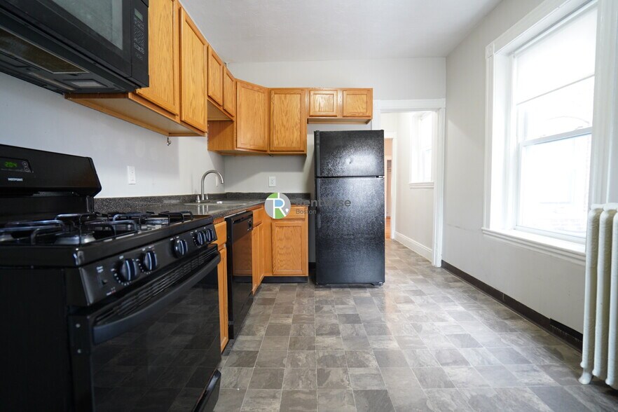 Building Photo - 1116 Commonwealth Ave