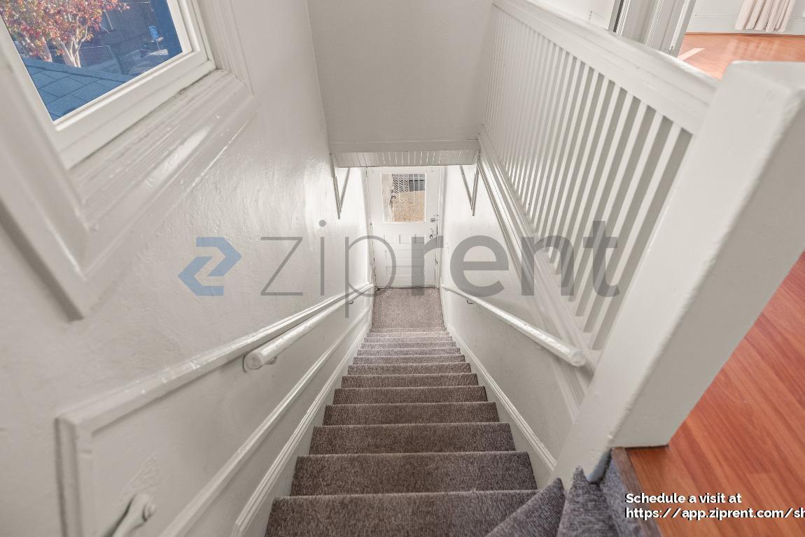 Building Photo - 848 Mead Ave