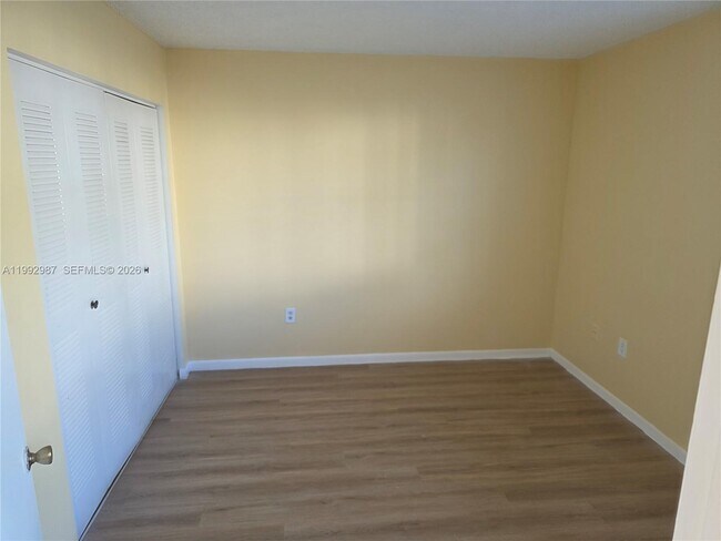 Building Photo - 1176 NW 124 Pl