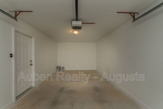 Building Photo - 7010 Antilles Dr