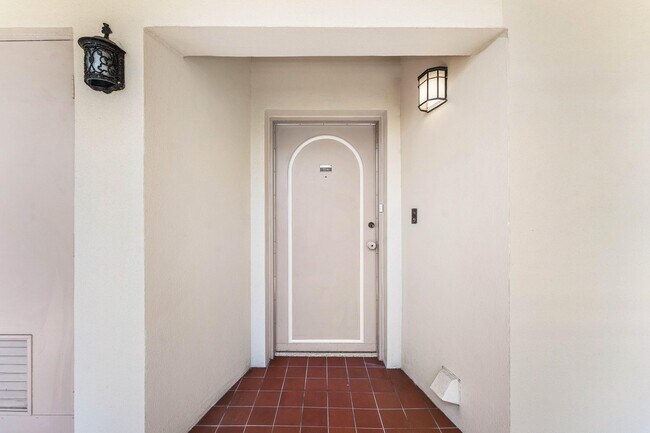 Building Photo - 3475 S Ocean Blvd