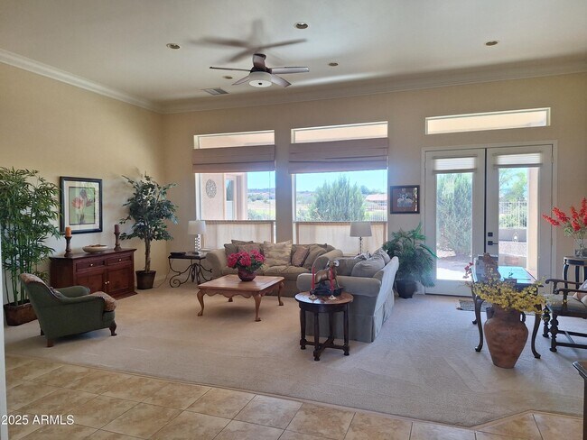 Building Photo - 5715 E la Privada Dr