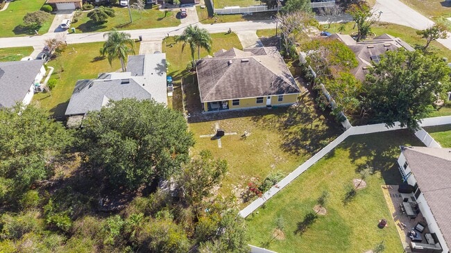 Building Photo - 820 Westbrook Terrace