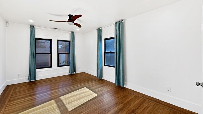 Building Photo - 22nd760