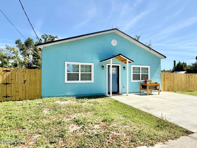Primary Photo - 1409 E 6th Ct