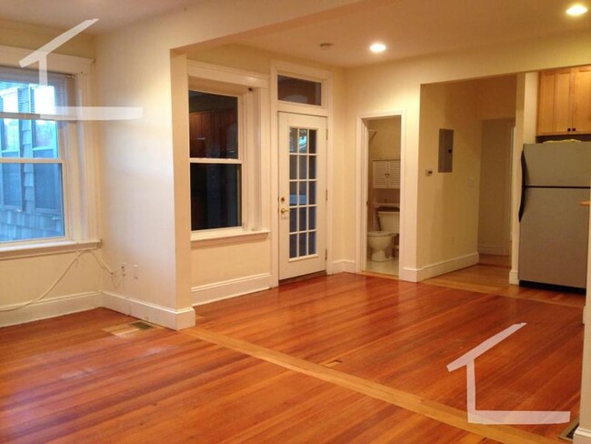 Primary Photo - Nice 3 bed in Brookline