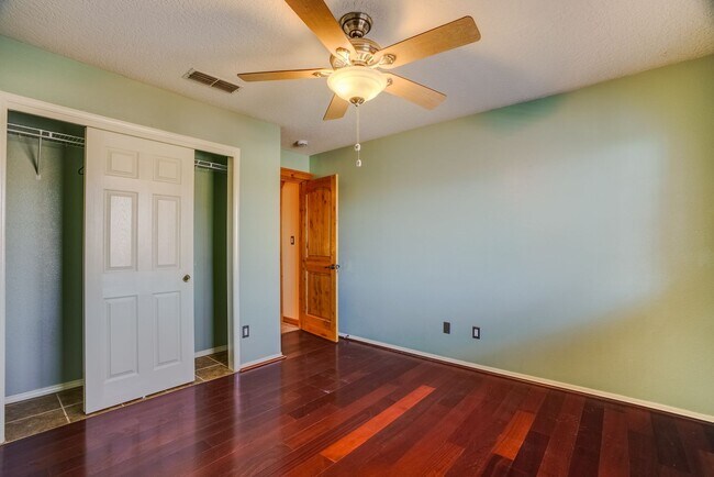 Building Photo - Large single family home on corner lot